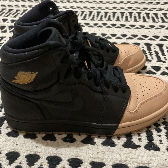Jordan | Shoes | 2 Tone Nude Black 
